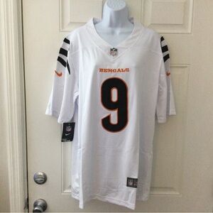 Nike Men's White or Black Cincinnati Bengals #9 Burrow Jerseys